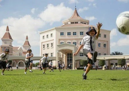 Top 5 Benefits of Football Lessons for Kids in Dubai