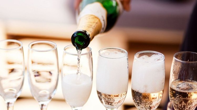 The Health Benefits of Choosing Non-Alcoholic Champagne for Your Toast