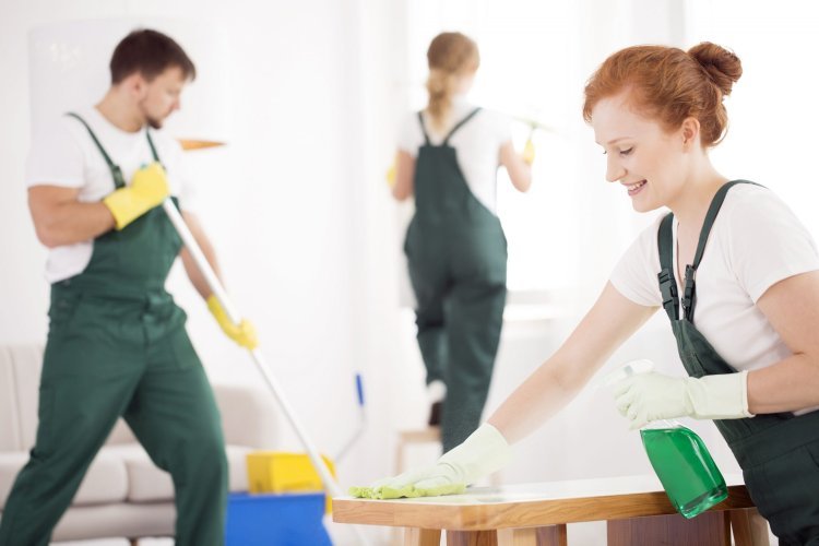 How To Manage Professional Residential Cleaning Services